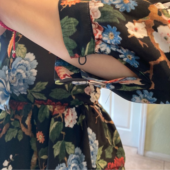 ❗️SOLD❗️Alice + Olivia Dress - Picture 11 of 11